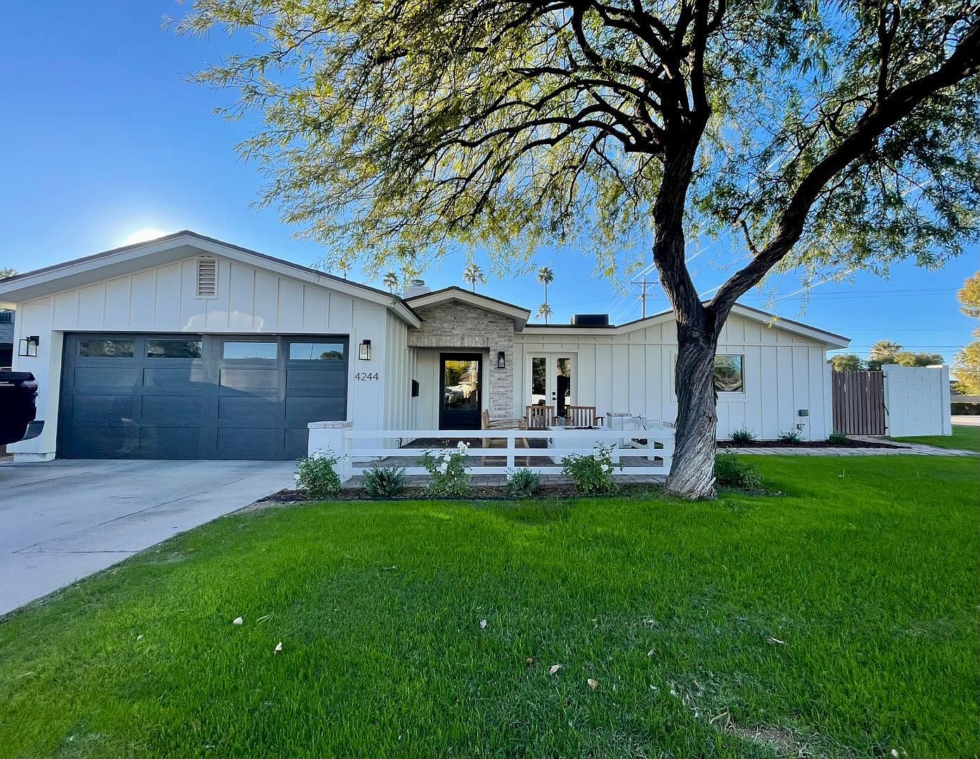 4244 N 35th Pl Phoenix, AZ 85018 photo 2