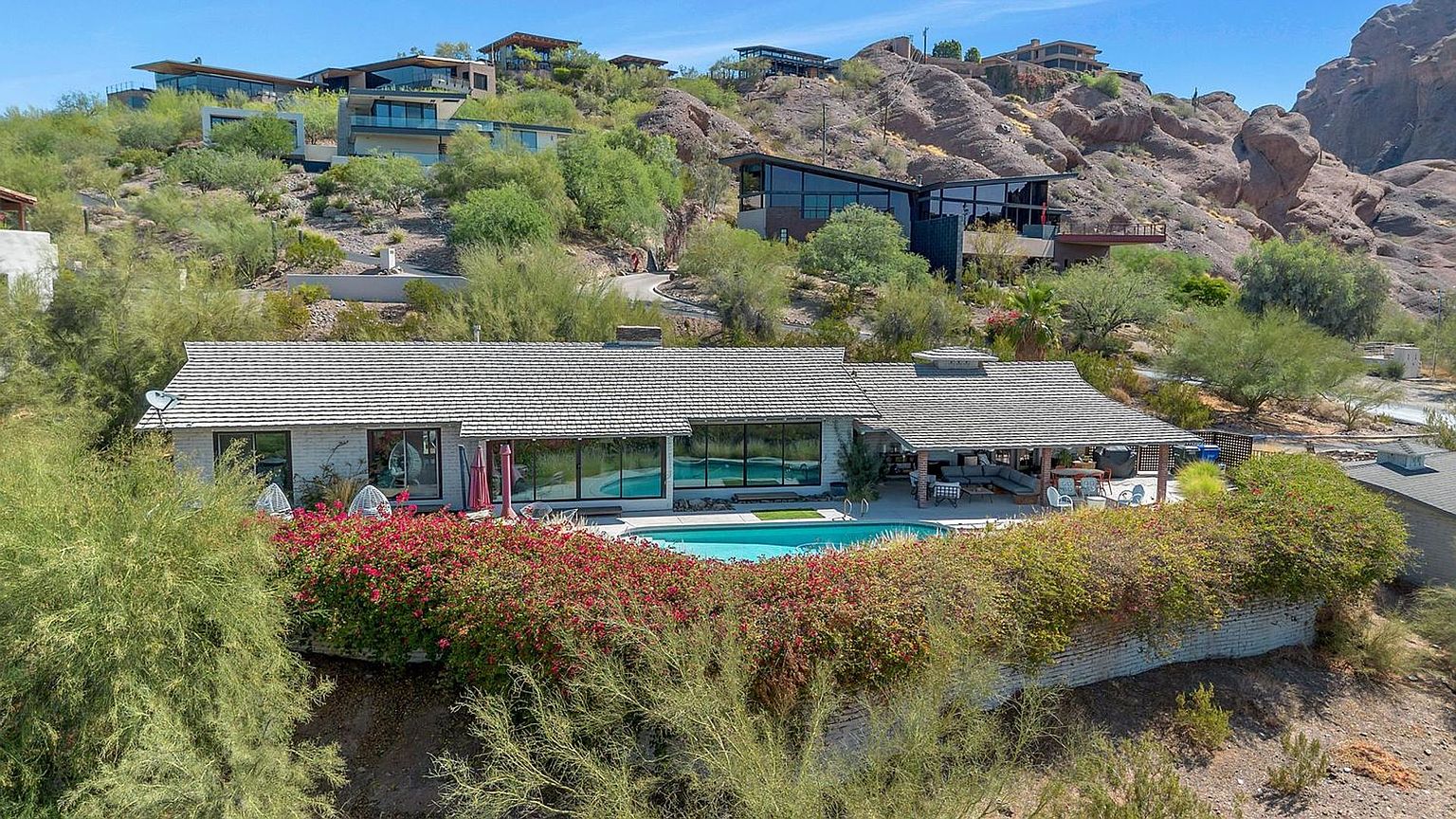 5526 N Camelback Canyon Dr photo 2