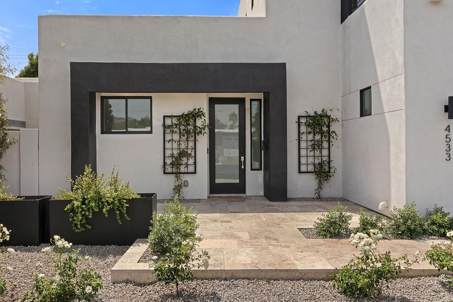 4533 E Devonshire Ave Phoenix, AZ 85018 photo 2