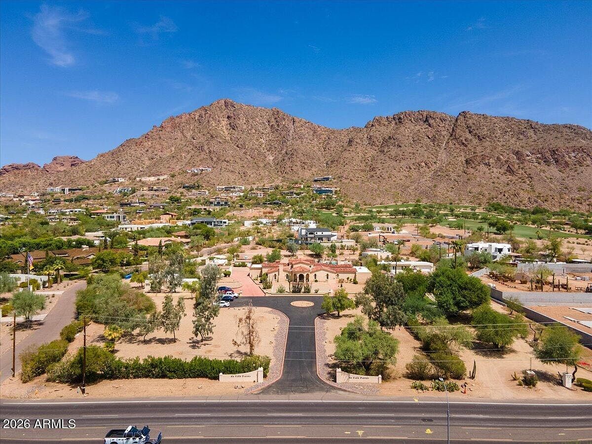 5702 E Camelback Rd Phoenix, AZ 85018 photo 2