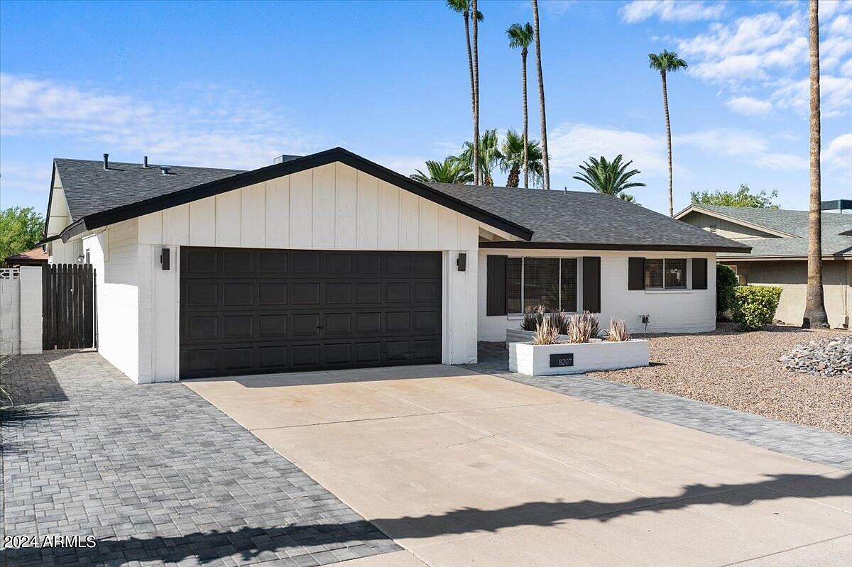 8207 E MONTEBELLO Avenue photo 4