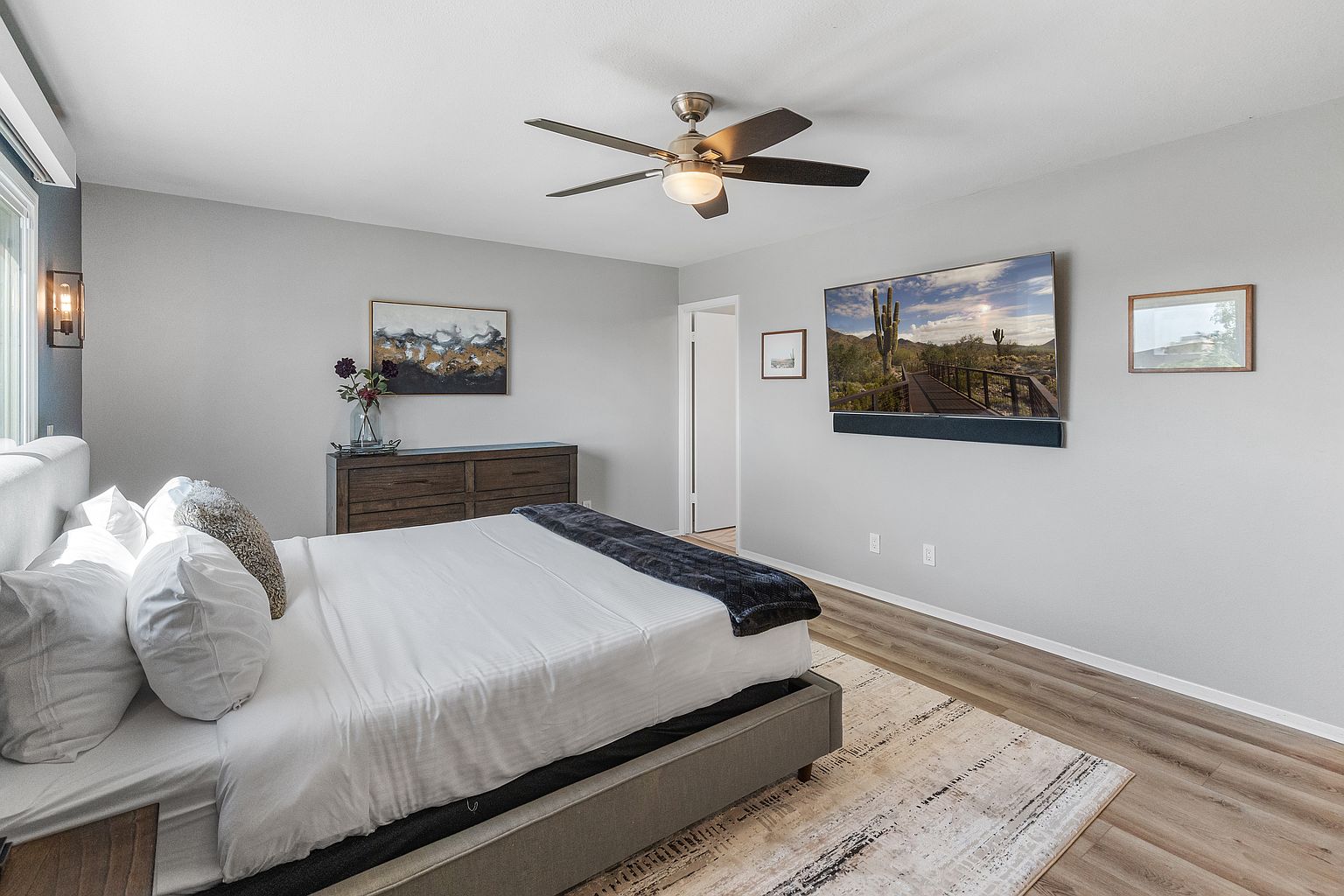 8390 E Solano Dr photo 4