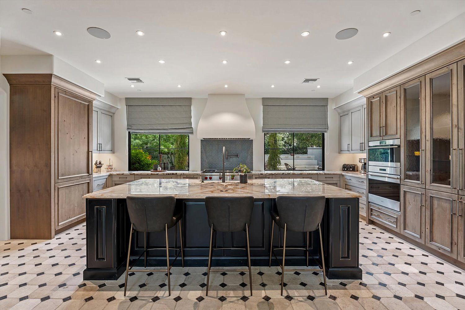 6717 E Solano Dr photo 3