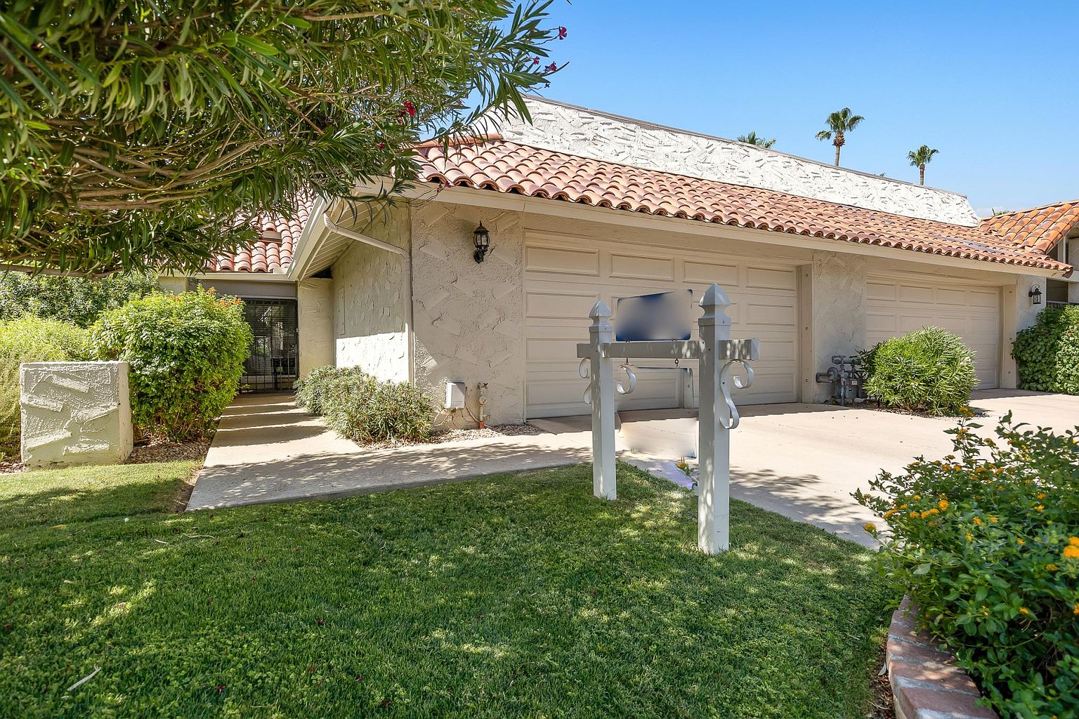 7118 E BUENA TERRA Way photo 3