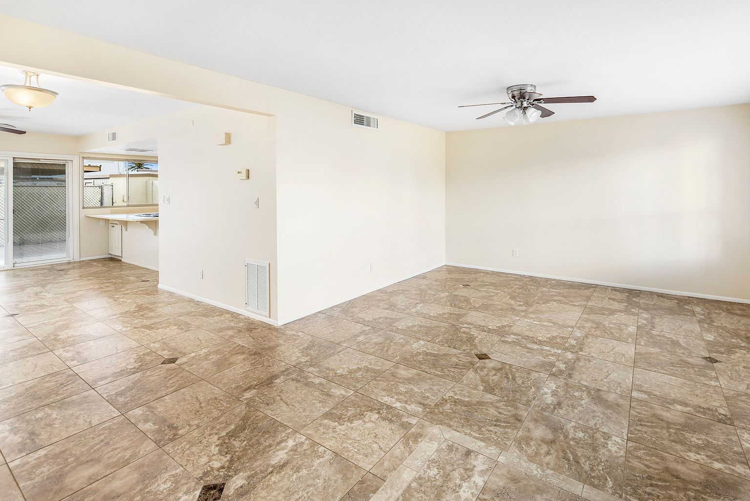 8323 E Vista Dr photo 4