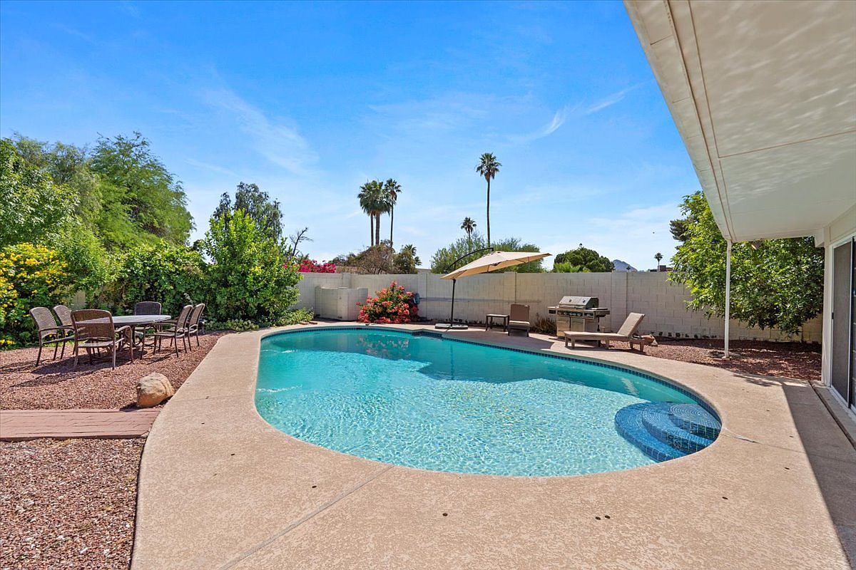 8713 E Orange Blossom Ln Scottsdale, AZ 85250 photo 2