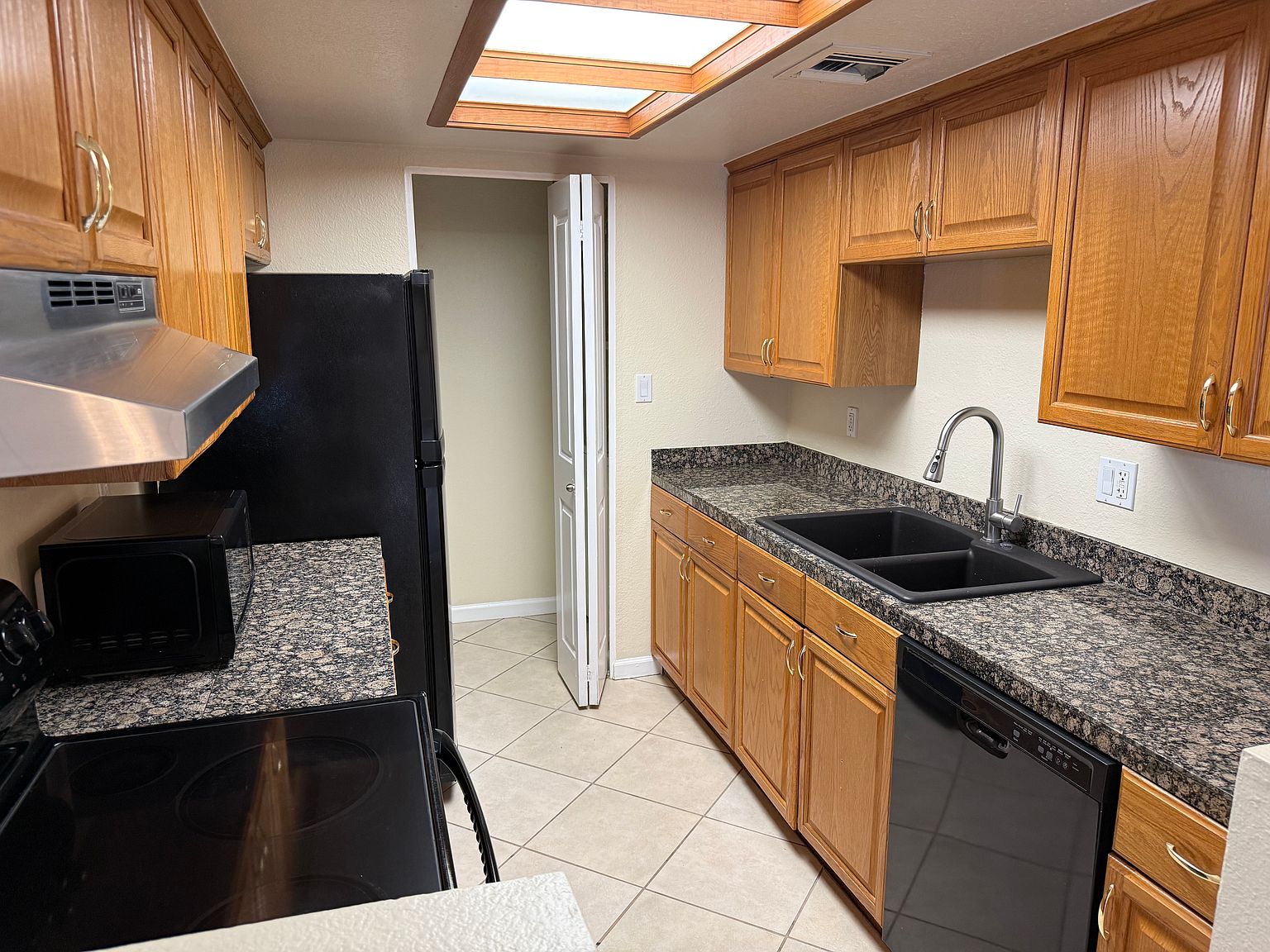 8586 East Indian School Road, Scottsdale, AZ 85251 photo 4