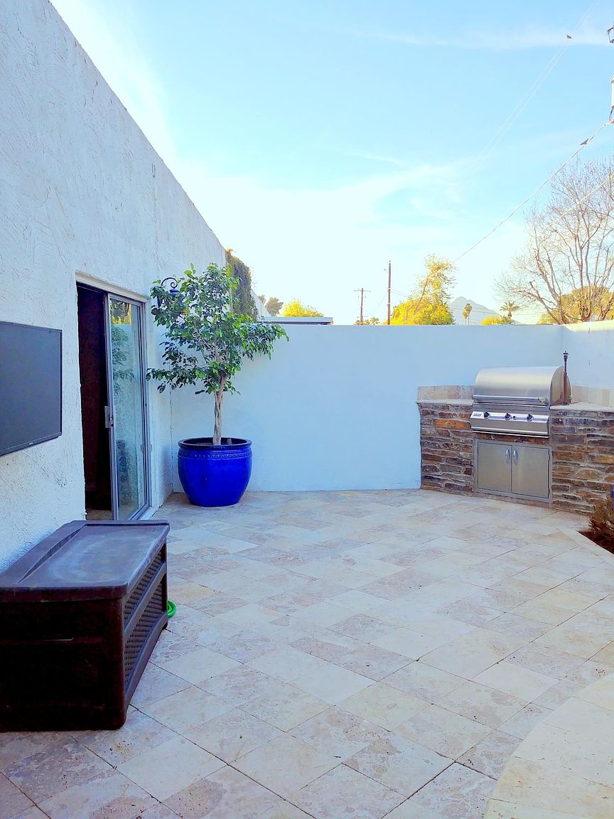 8572 E Indian School Rd Scottsdale, AZ 85251 photo 3