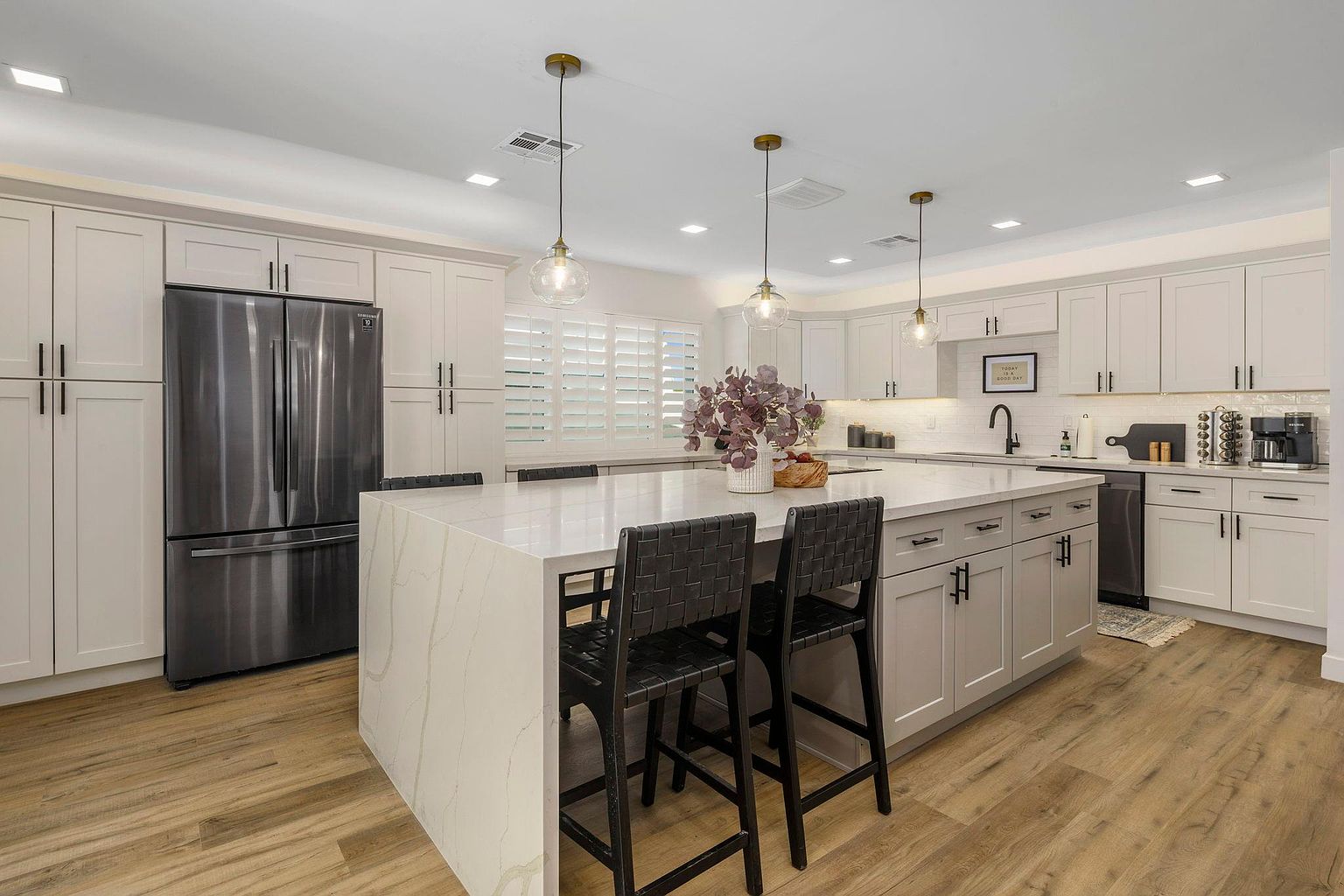 8238 E Mackenzie Dr photo 3