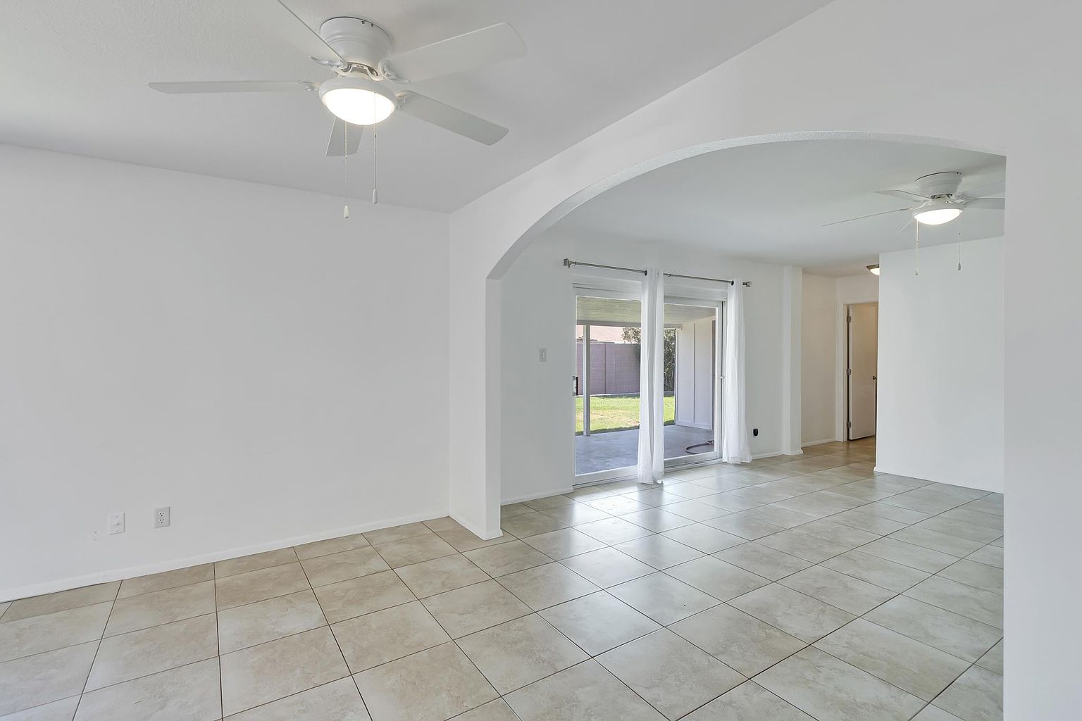 8513 E Rancho Vista Dr photo 4