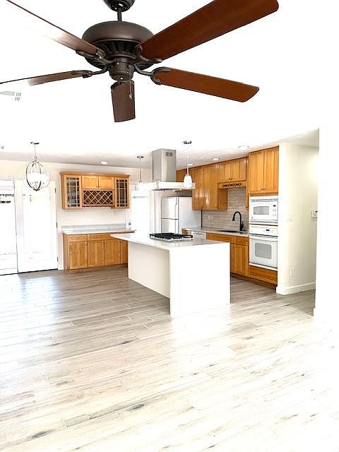8620 E Rancho Vista Dr photo 4