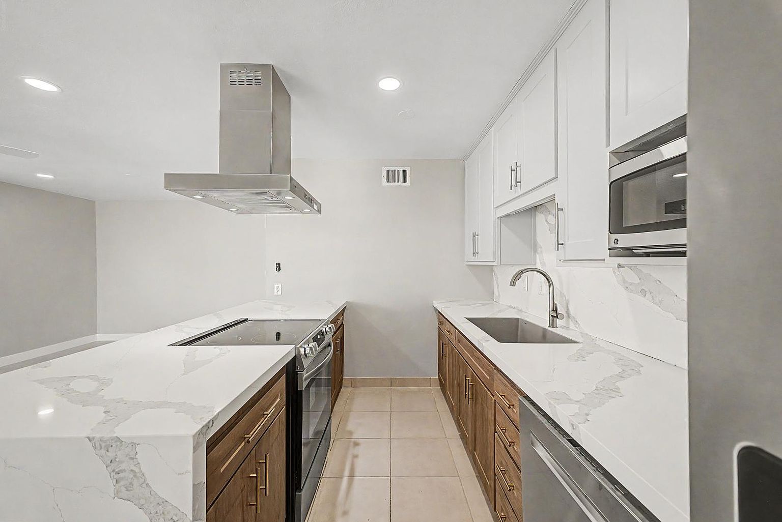 8730 E Rancho Vista Dr Scottsdale, AZ 85251 photo 5