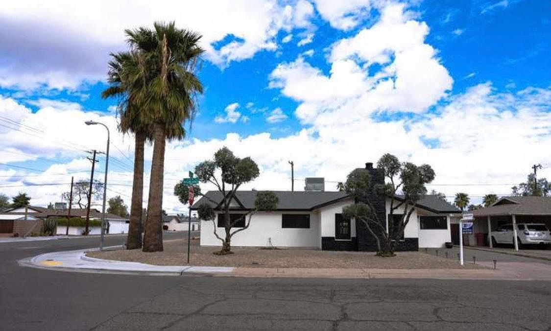 8602 E Highland Ave photo 2