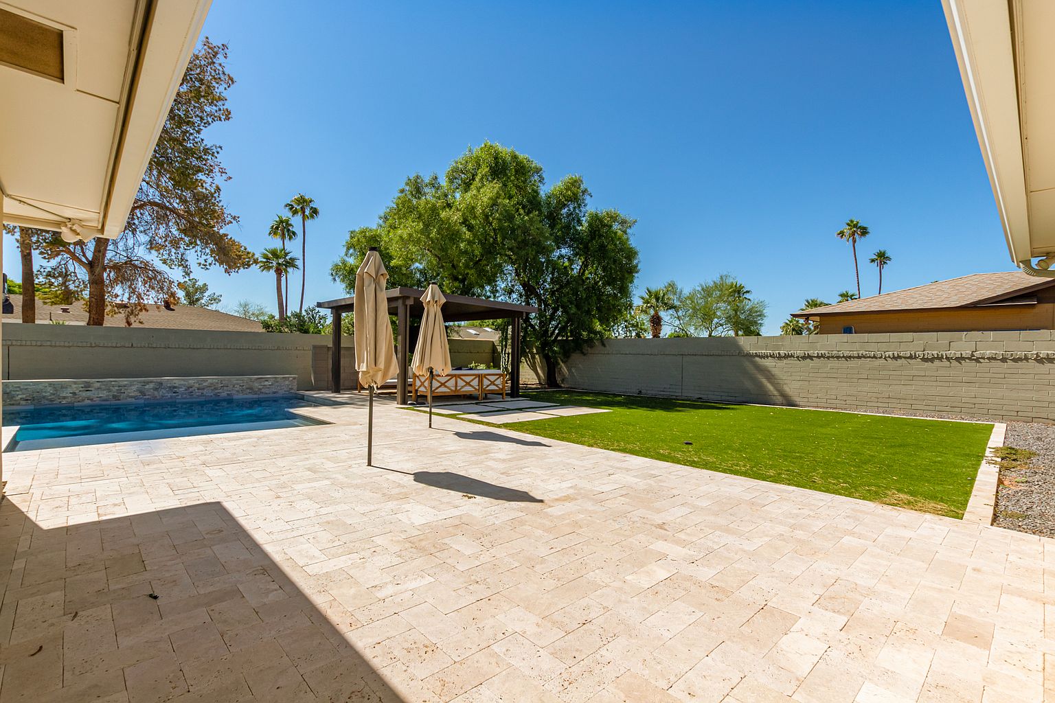 8731 E Minnezona Ave photo 5