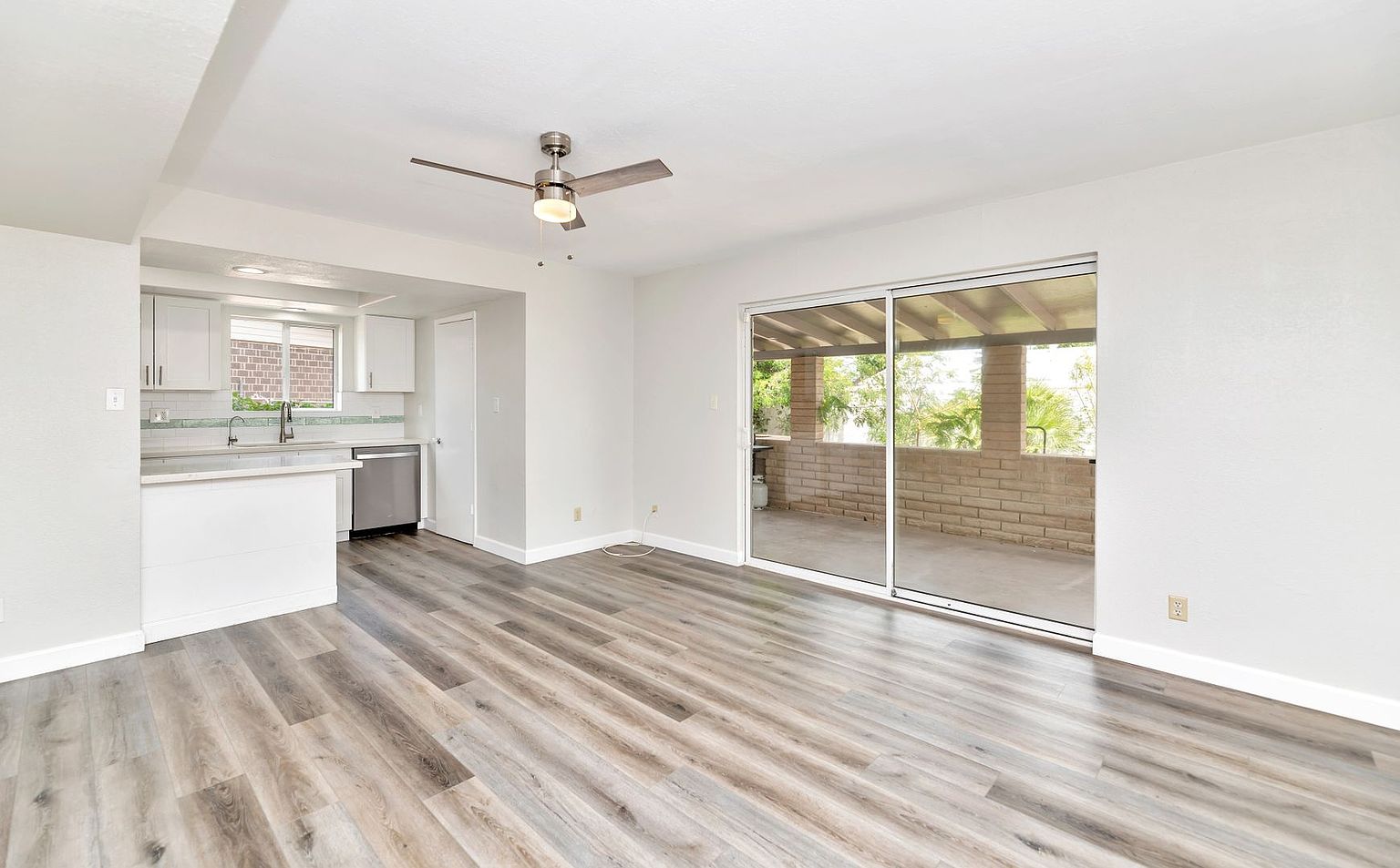 8444 E Plaza Ave Scottsdale, AZ 85250 photo 5