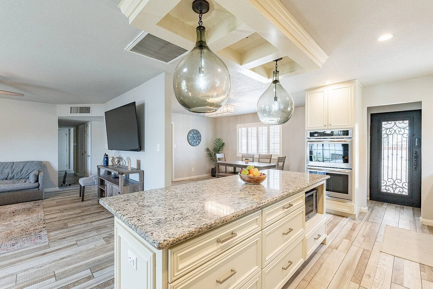 8708 E Vista Dr photo 4