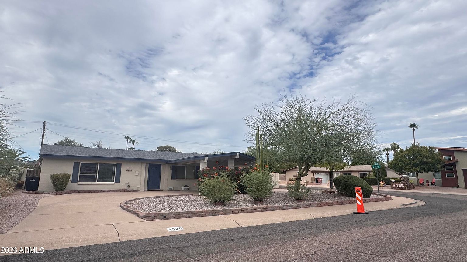 8326 E Sage Dr photo 3