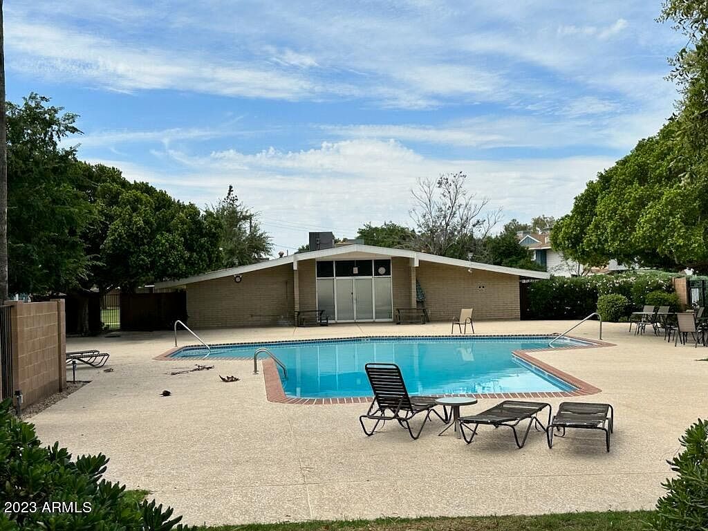 6189 N Granite Reef Rd photo 2