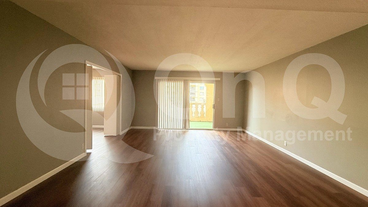 7910 E Camelback Rd photo 4