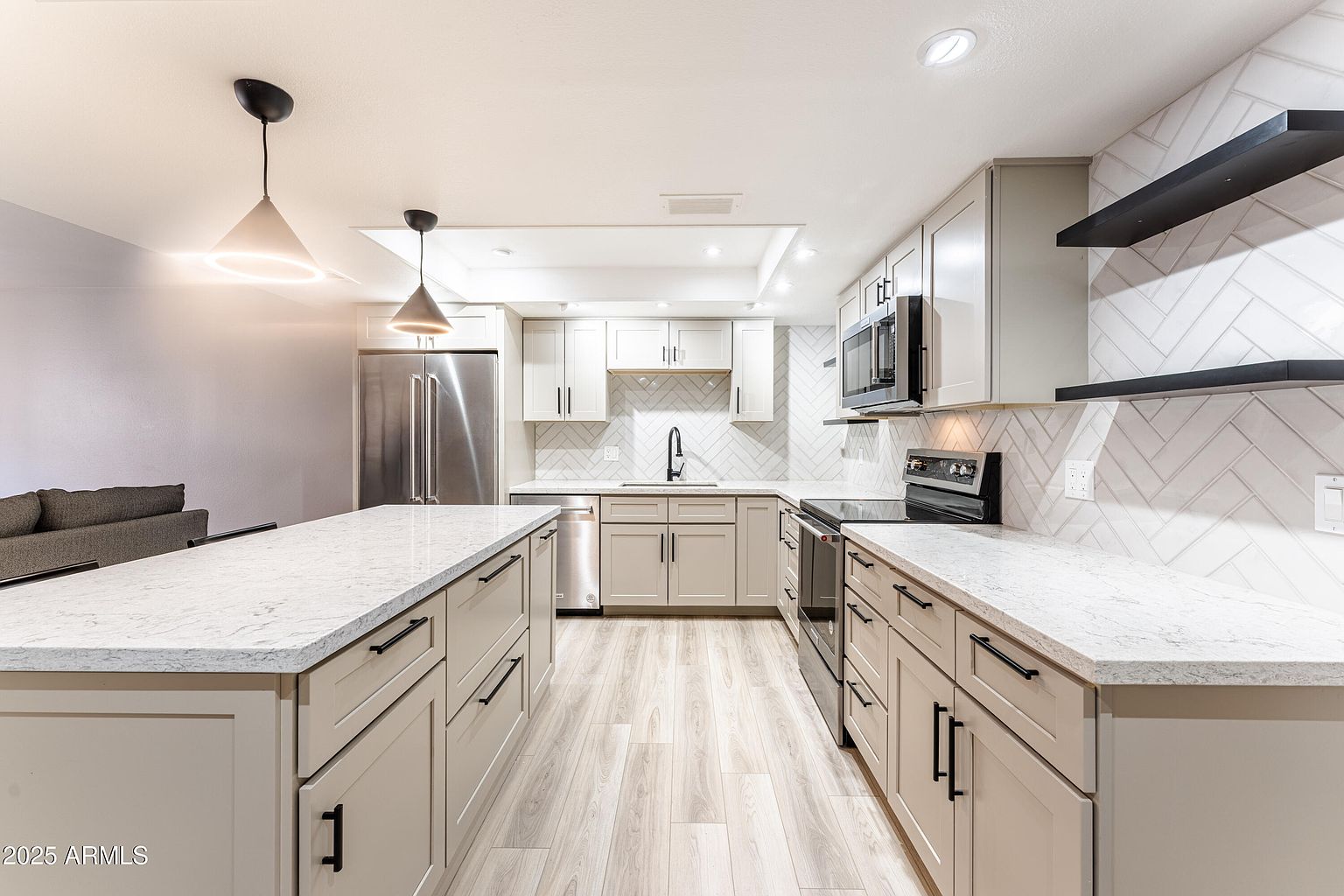 7930 E Camelback Rd Scottsdale, AZ 85251 photo 2