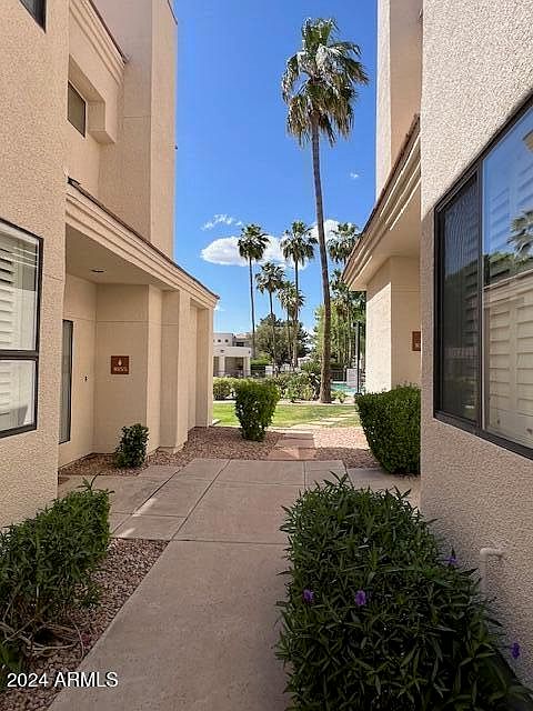 8270 N Hayden Rd Scottsdale, AZ 85258 photo 2