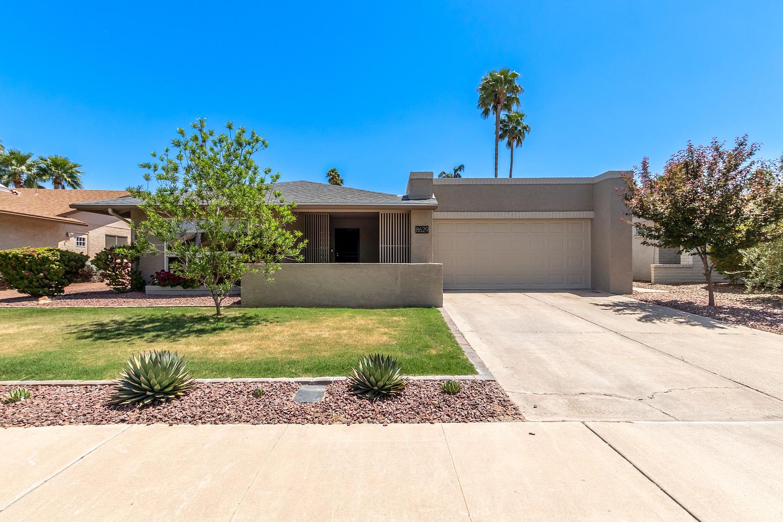 8629 E San Alfredo Dr photo 3