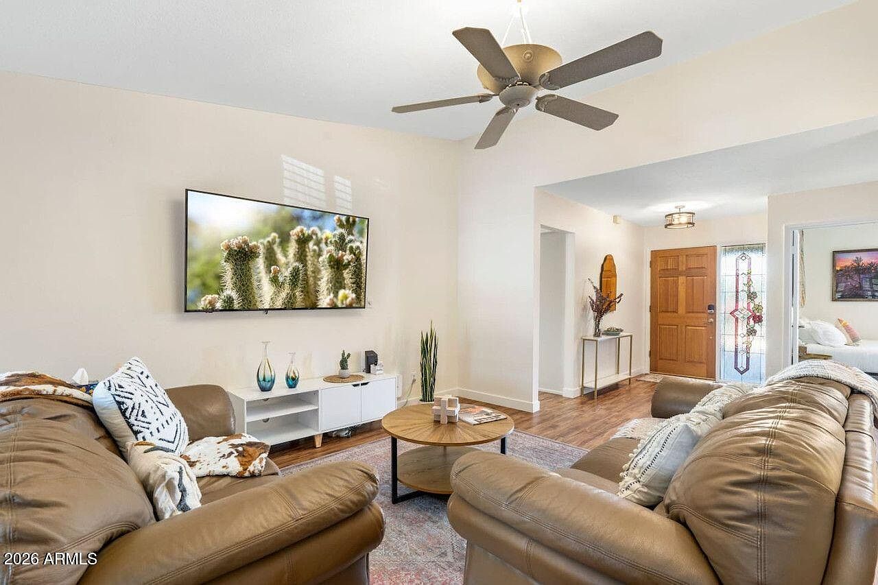 8742 E San Daniel Dr Scottsdale, AZ 85258 photo 2