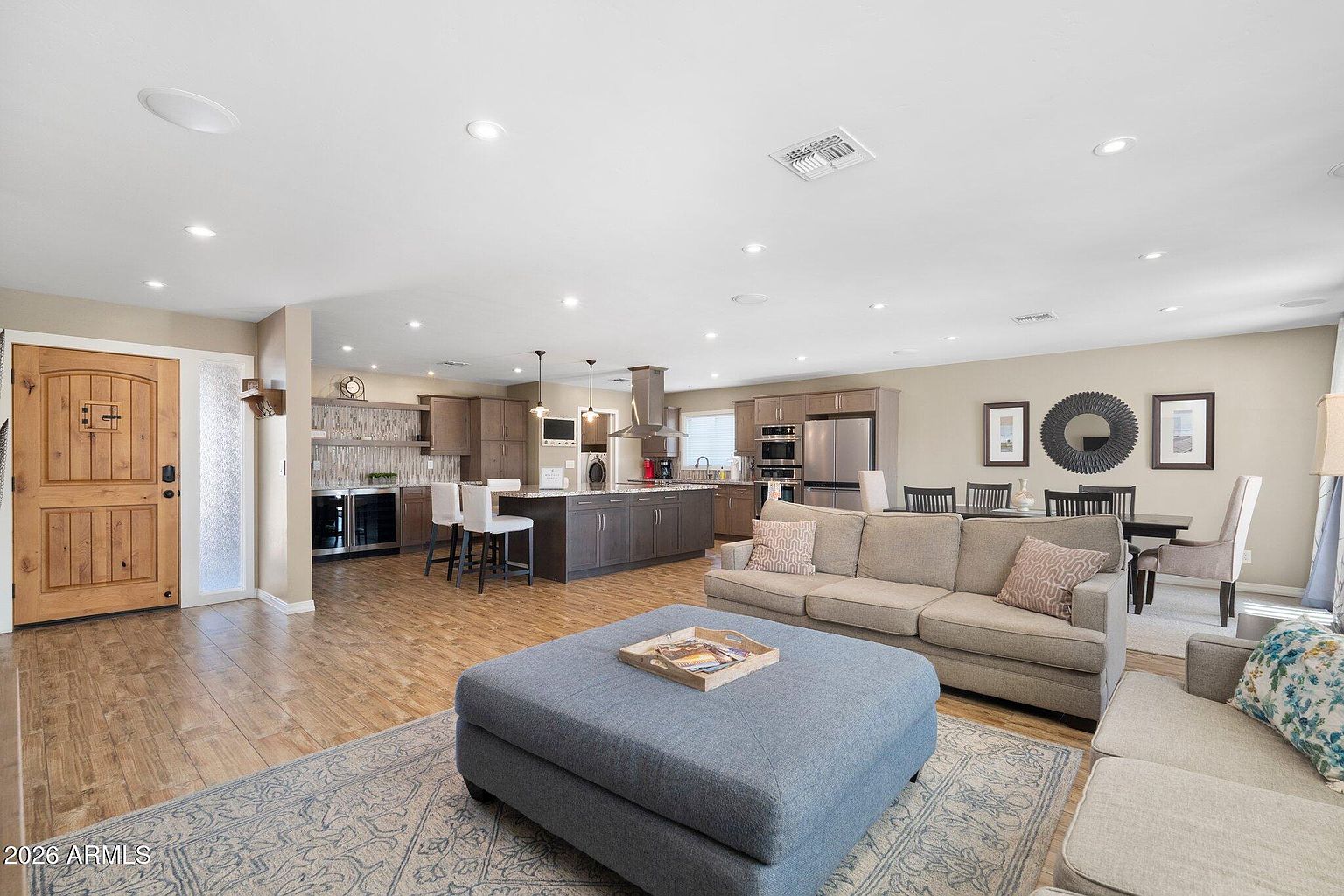 8625 E Lincoln Dr photo 3