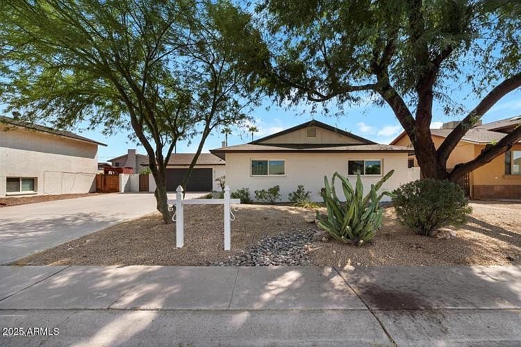 8737 E Rose Ln Scottsdale, AZ 85250 photo 5