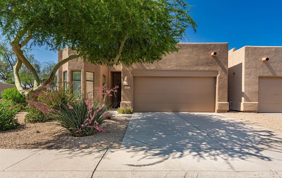 8324 E Cactus Wren Rd Scottsdale, AZ 85250 photo 2