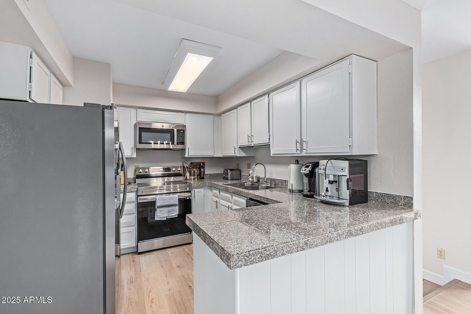 7401 N Scottsdale Rd photo 4