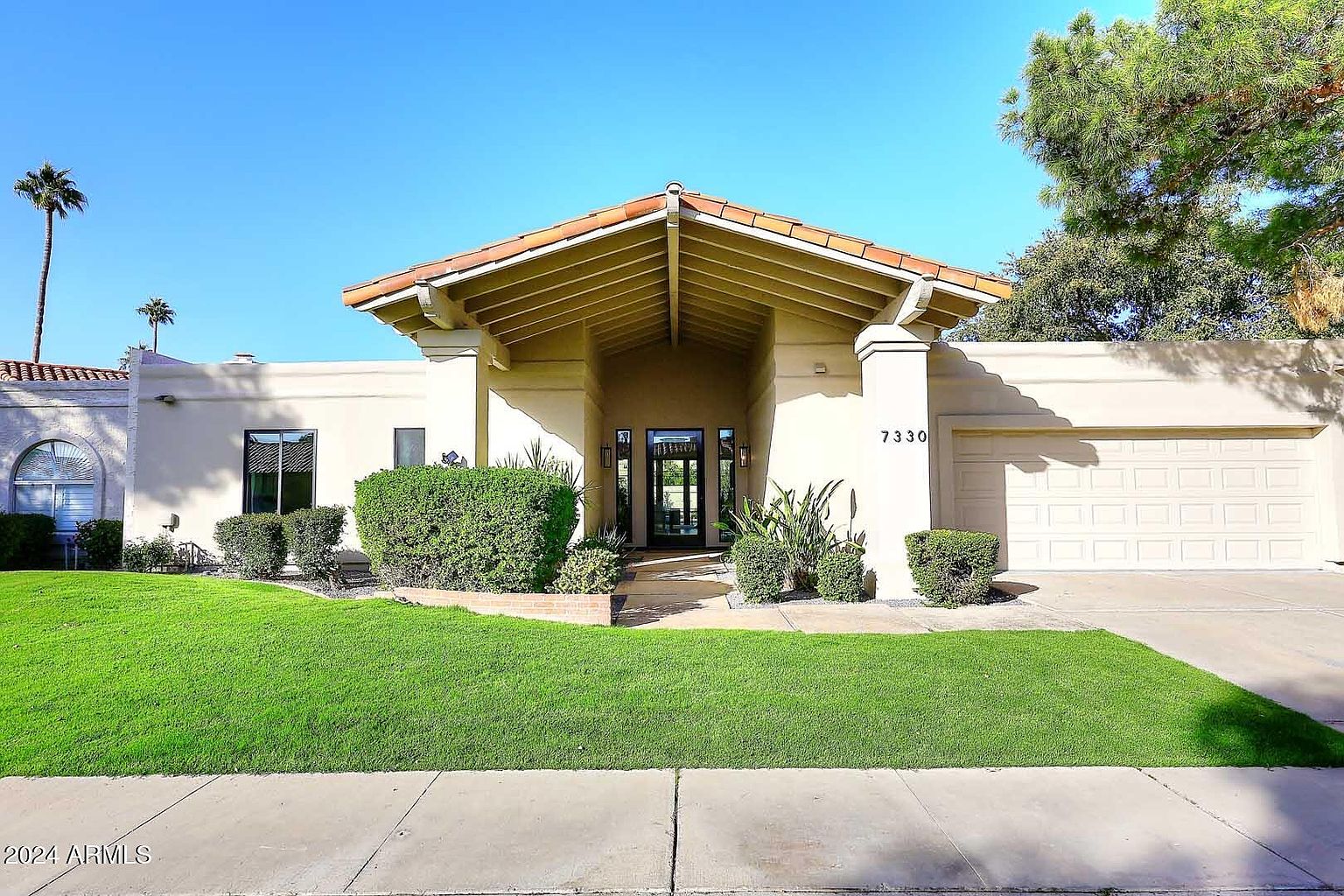 7330 E LAS PALMARITAS Drive photo 2