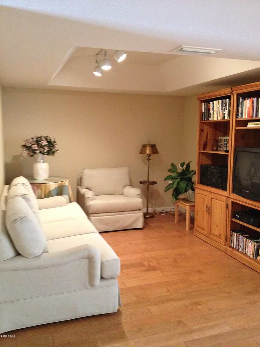 8651 E Royal Palm Rd photo 2