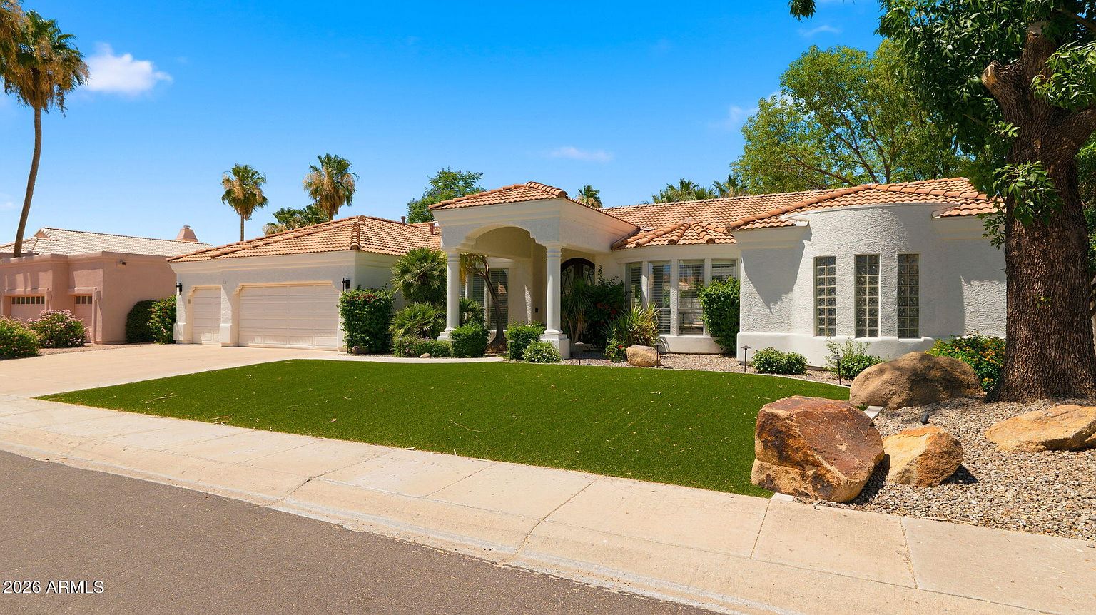 8638 E Dahlia Dr Scottsdale, AZ 85260 photo 3