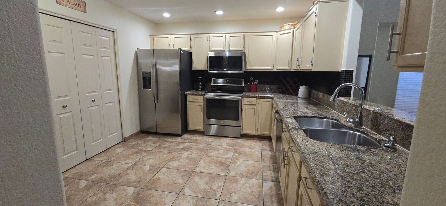 13850 N Hamilton Dr unit fchamb photo 5