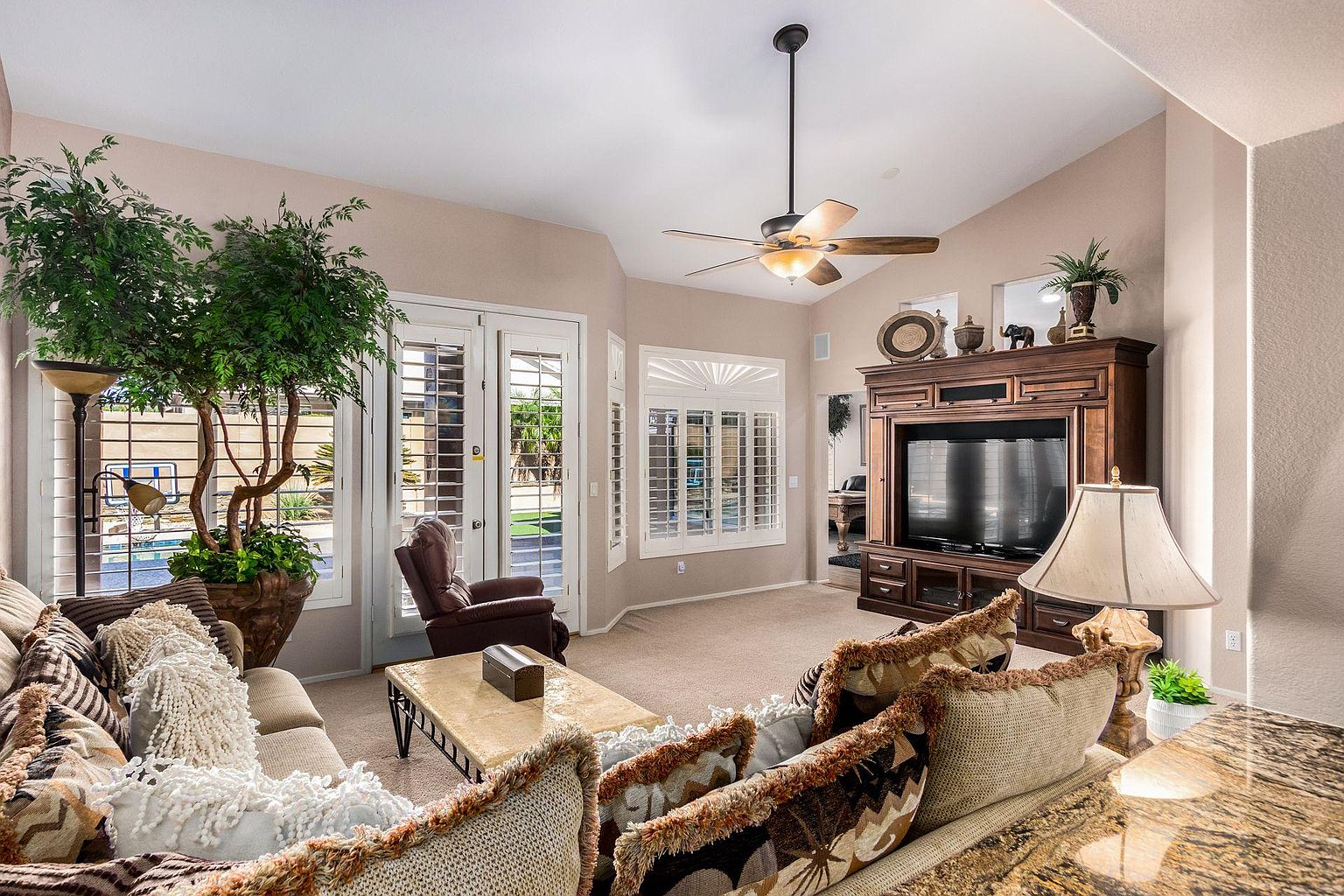 6768 W Via Montoya Dr photo 4
