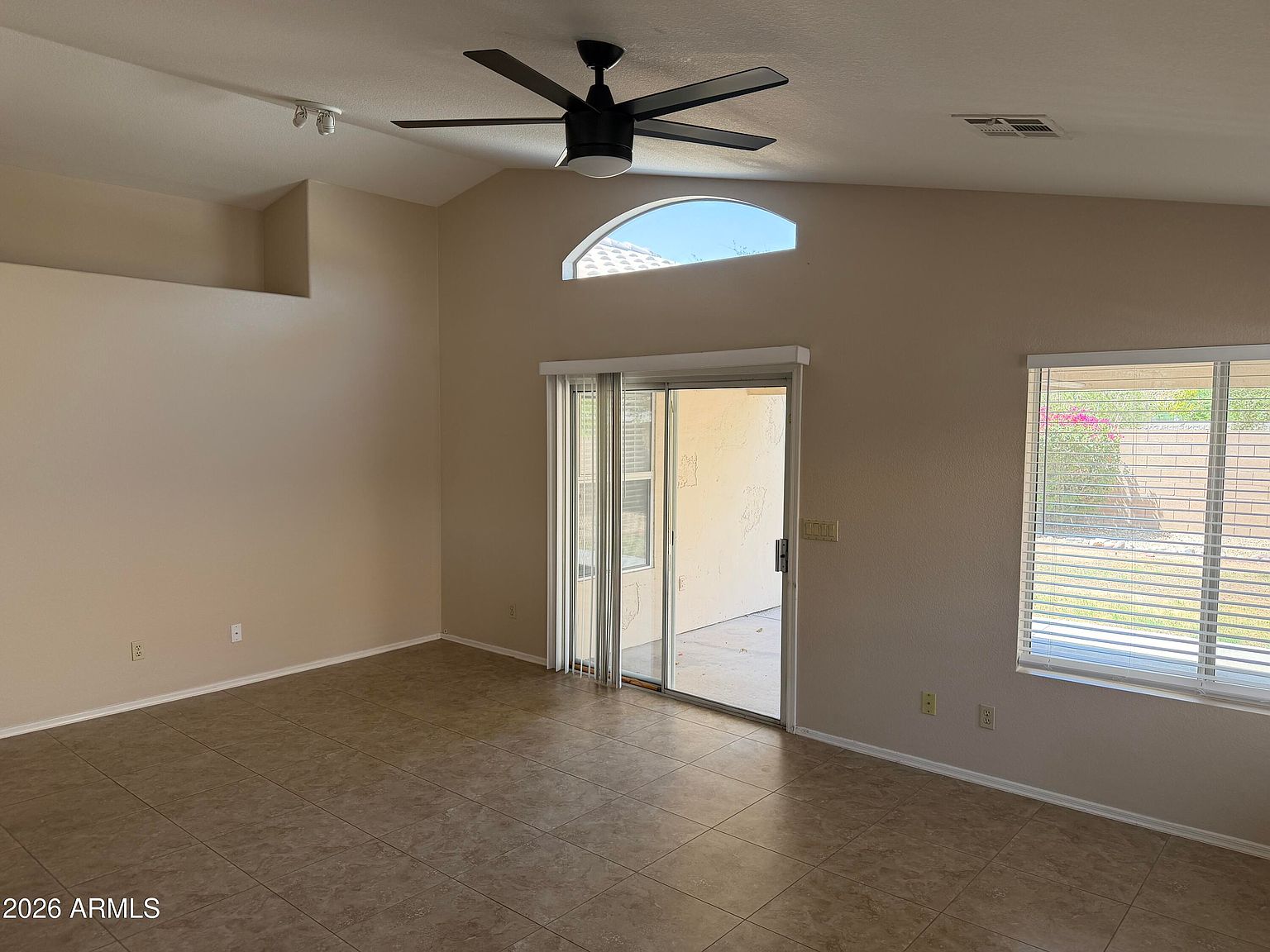 6814 W Louise Dr Glendale, AZ 85310 photo 3