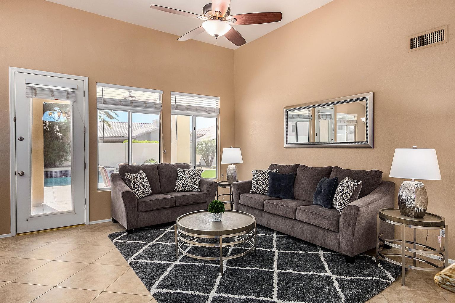 7269 W Robin Ln photo 2