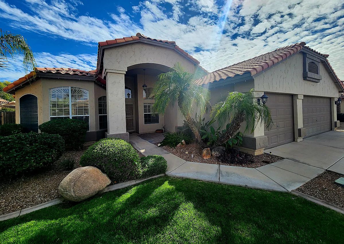 9657 W Potter Dr photo 2