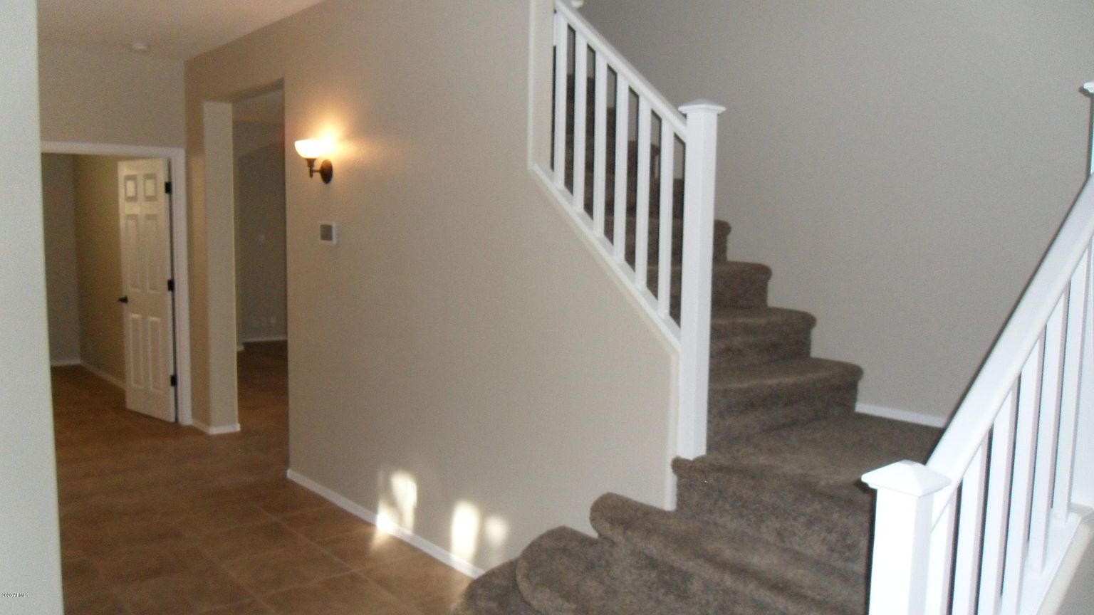 9008 W Quail Ave photo 3