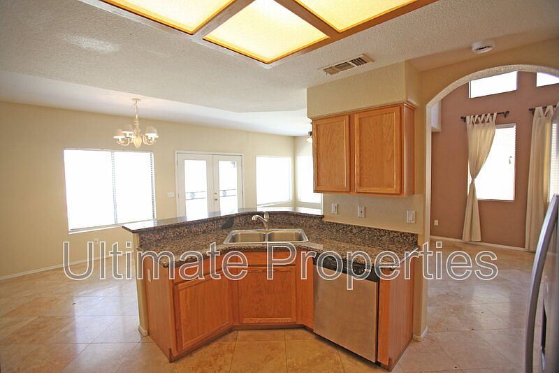 8372 W Melinda Ln Peoria, AZ 85382 photo 5