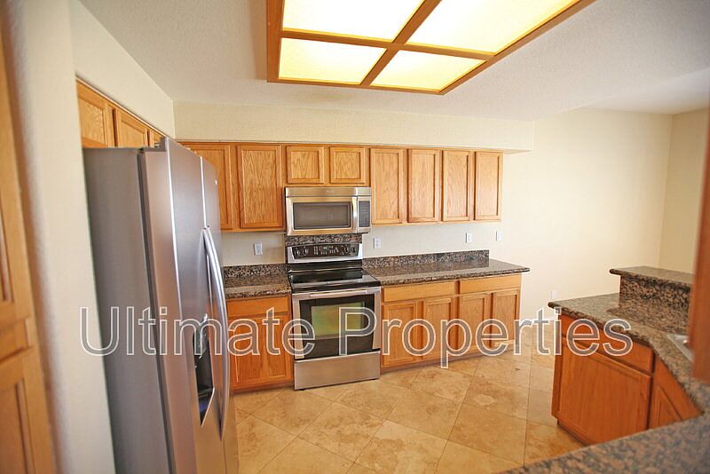 8372 W Melinda Ln Peoria, AZ 85382 photo 4