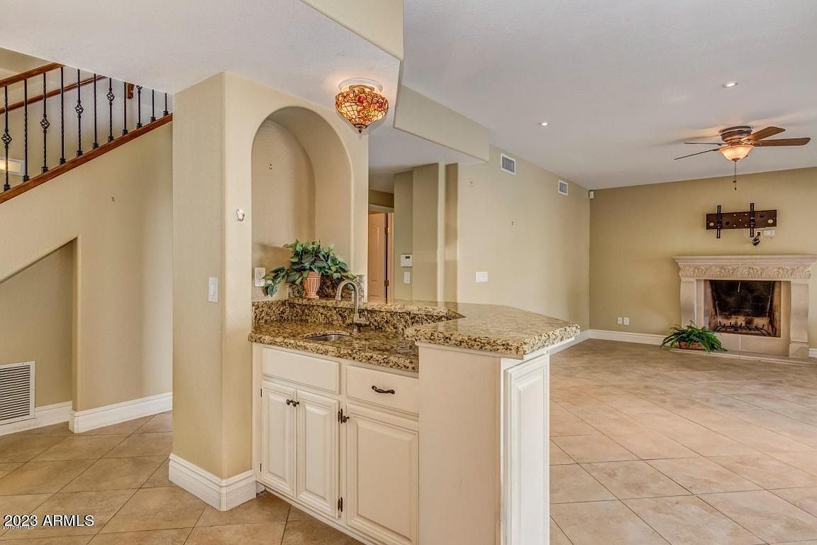 6356 W Lone Cactus Dr photo 5