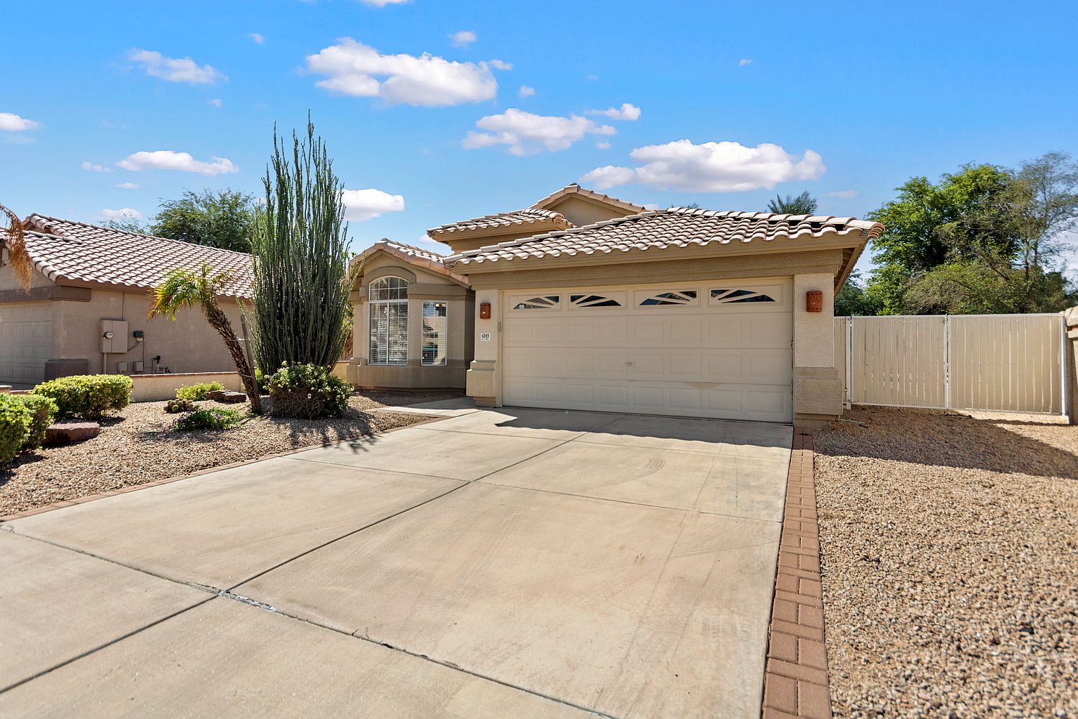 6249 W Blackhawk Dr photo 2