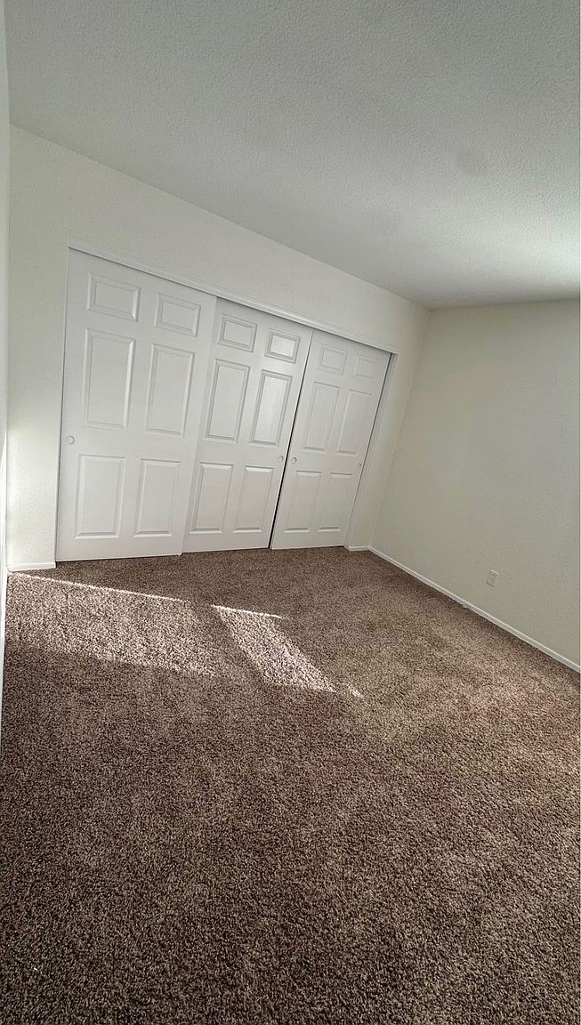 7395 W Oraibi Dr photo 3