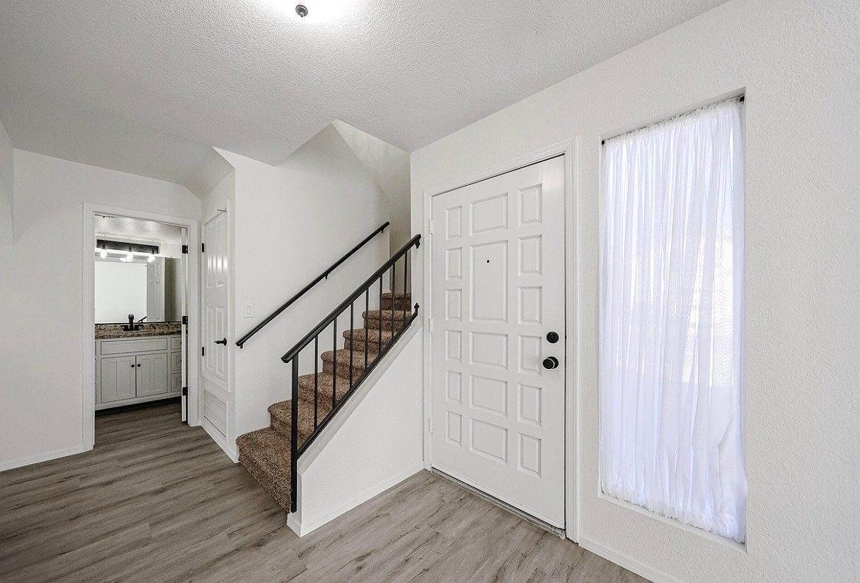 7395 W Oraibi Dr photo 2