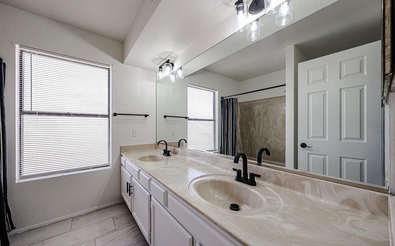 7395 W Oraibi Dr photo 5