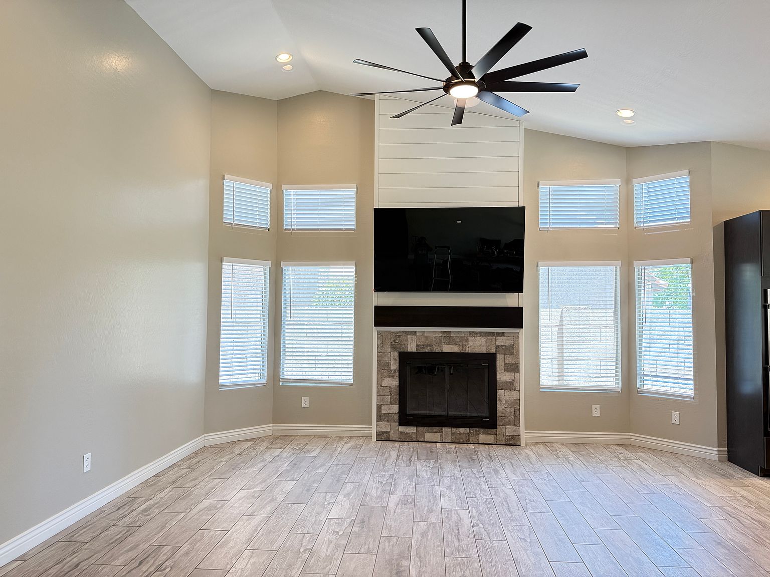 7033 W Kimberly Way photo 4