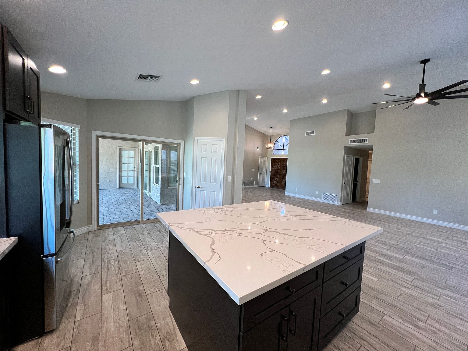 7033 W Kimberly Way photo 2