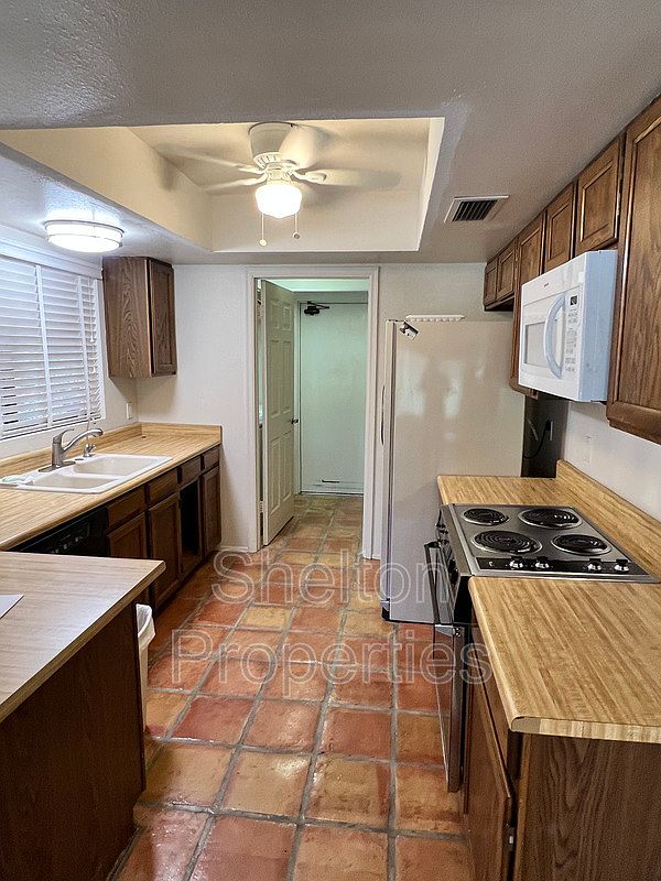 18942 N 96th Ln Peoria, AZ 85382 photo 4